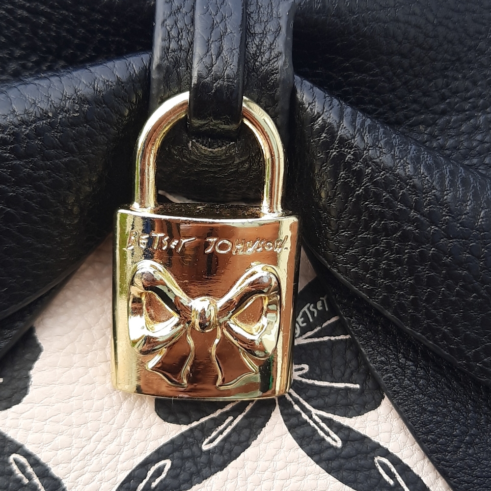 Betsey Johnson purse - Picture 8 of 14